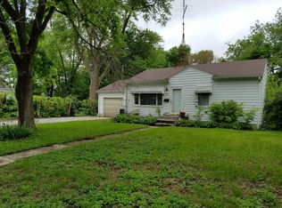 709 W 21st St, Cedar Falls, IA 50613