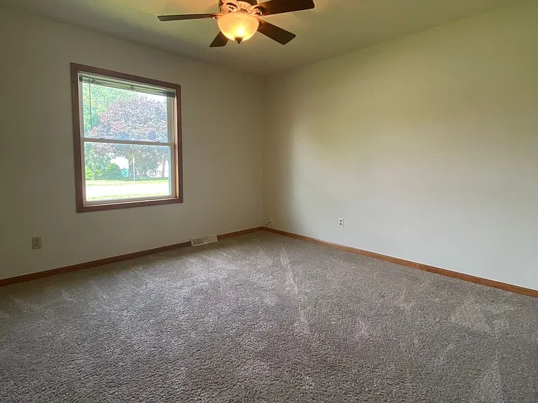 470 N Front St — Photo 11