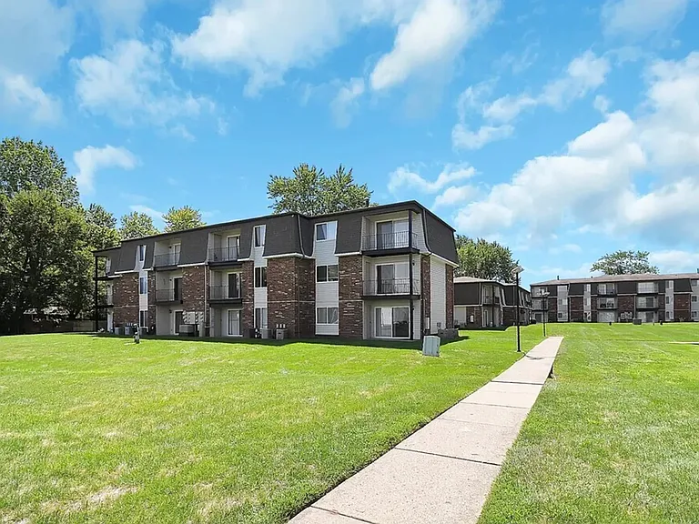 The Stratford Apartments — Photo 7