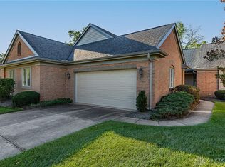 2592 Vienna Estates Dr, Dayton, OH 45459