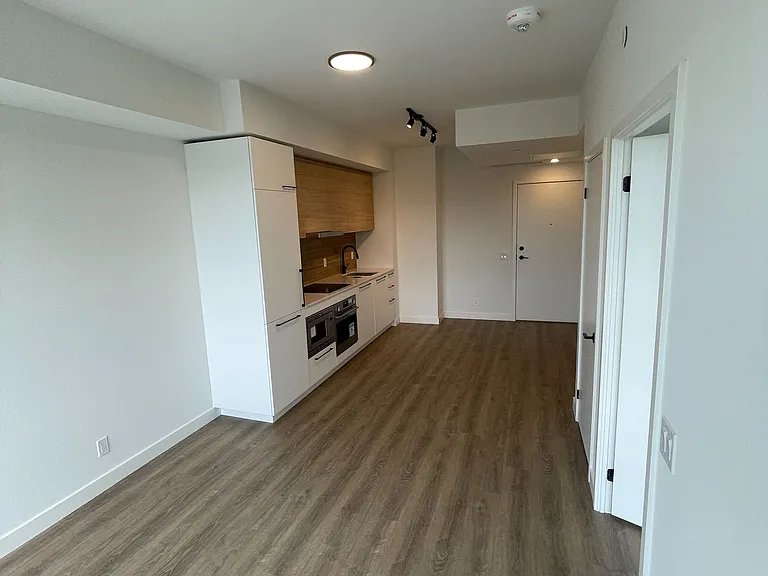 1050 Eastern Ave #625 — Photo 9