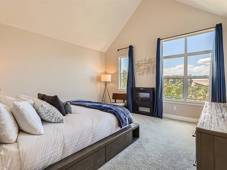 Master Bedroom (Second Floor)