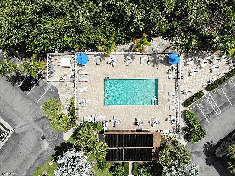 Heated Swimming pool. Patio area with 2 gas grills.
