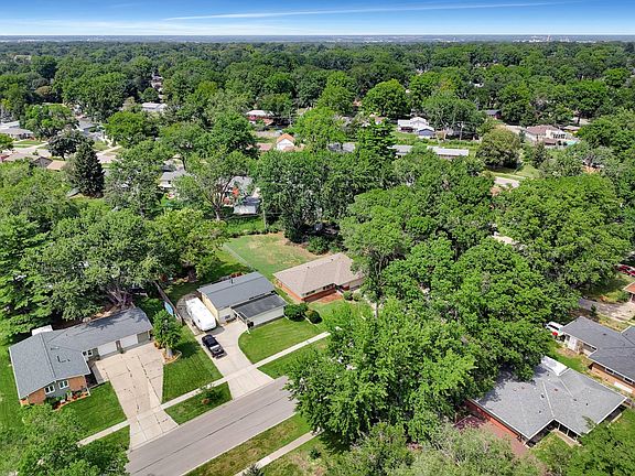 3rd image of 1125 Meadow Dale Dr