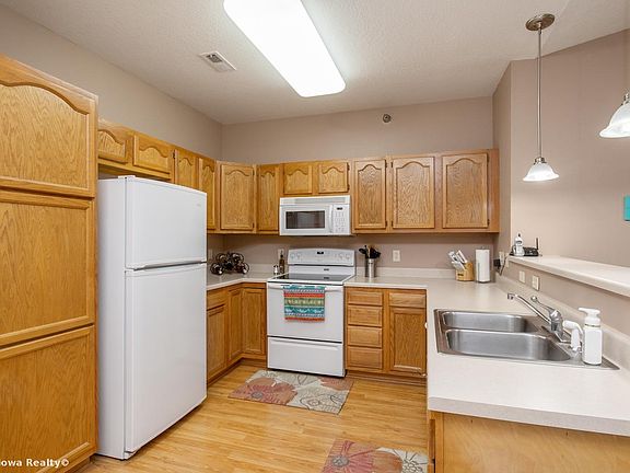 2nd image of 1313 SE University Ave #204