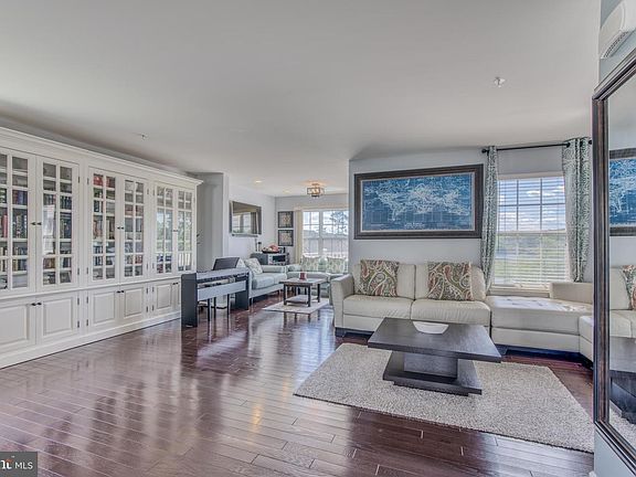 4th image of 308 Marasco Ct