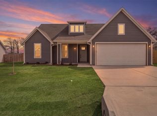 421 Redbud Ln, Tolar, TX 76476