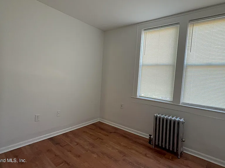 1233 Bay St #1 — Photo 15