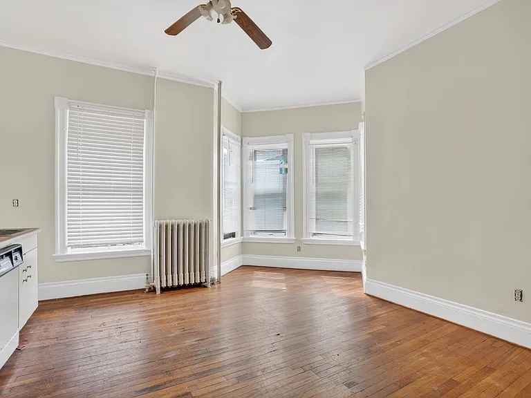 393 Pleasant St #1E — Photo 10