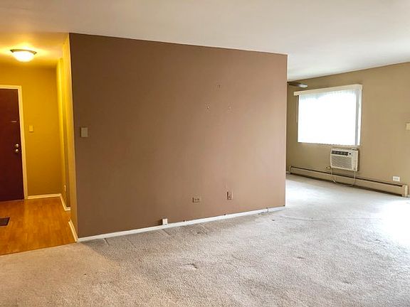 5th image of 2642 N Windsor Dr Unit 201