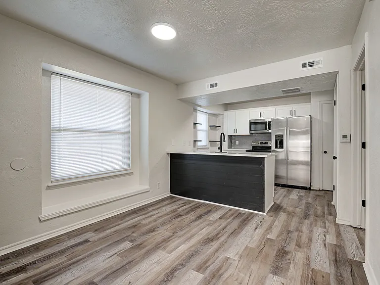 727 Vicksburg Ave — Photo 21