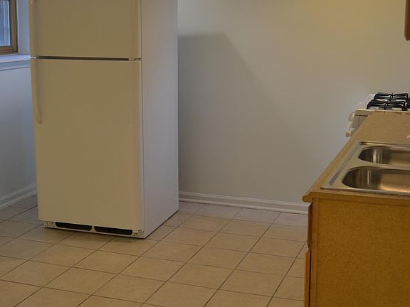 5th image of 4831 N Sawyer Ave #G