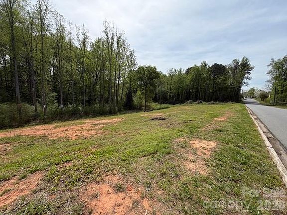 2nd image of 844 Newcastle Rd