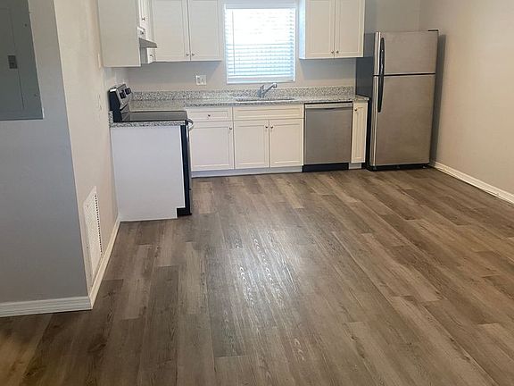2nd image of 426 Palm Ave N APT 4