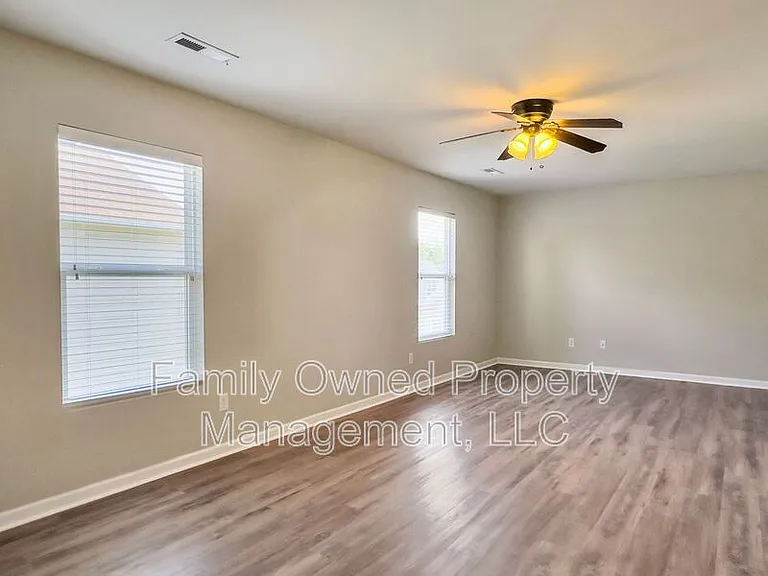 1834 Chickasaw Dr — Photo 10