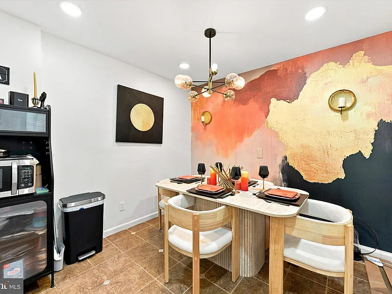 63 E Jonathan Ct — Photo 10