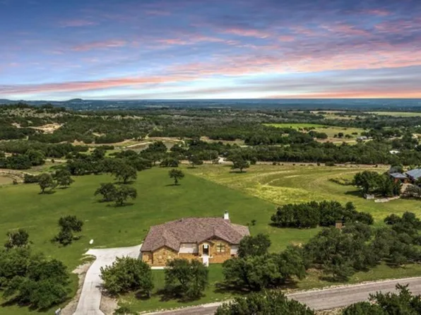 328 E Distant View Dr, Fredericksburg, TX 78624