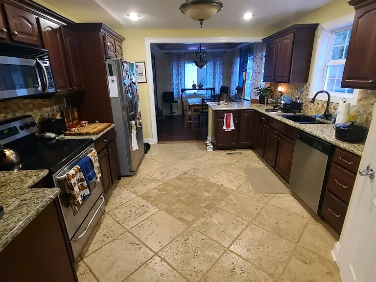 1517 Downs Ave — Photo 5