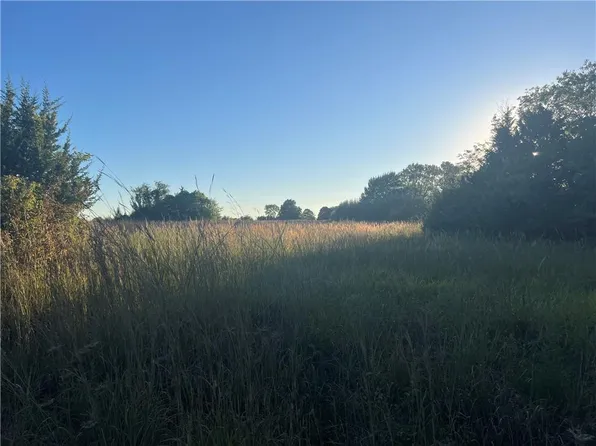 33 Black Berry Dr, Mound City, KS 66056