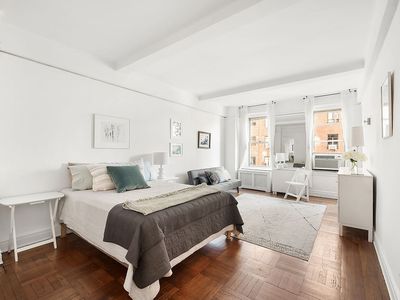 24 5th Ave APT 810, New York, NY, 10011