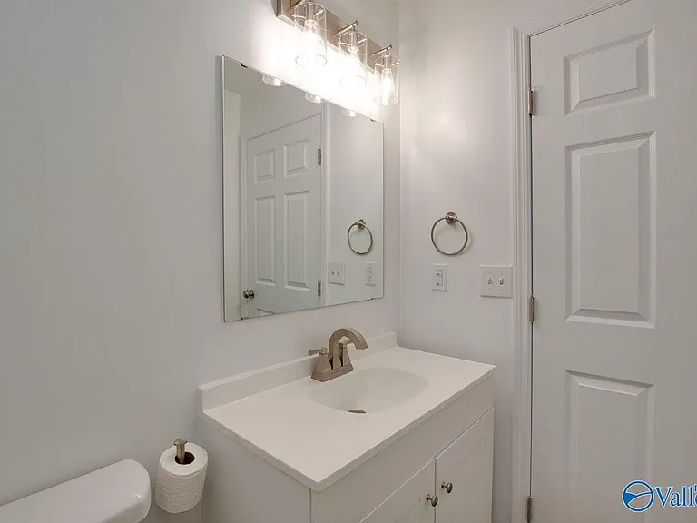 365 NE Morris Rd — Photo 10