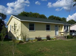 32 Market St, Middleville, MI 49333