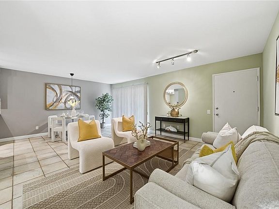 4th image of 2311 4th St APT 106