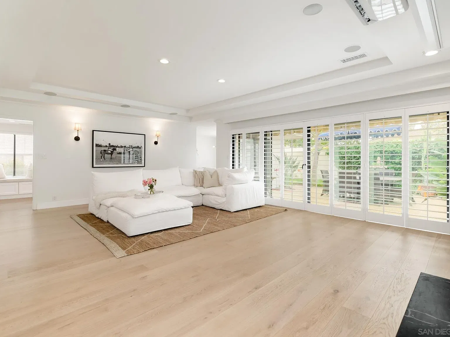 2 bed, 2.0 bath, 1659 sqft, $9,495 — Photo 2