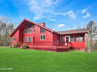 154 Trailwood Dr, Greeley, PA 18425