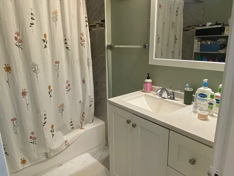 14 Harvard St NW #403 — Photo 16