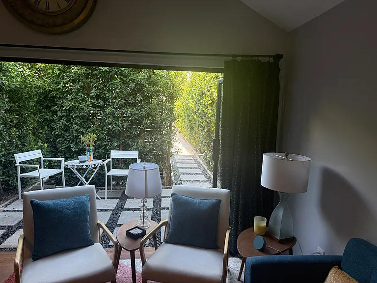 629 N Reese Pl — Photo 6