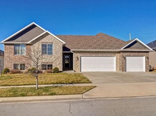 768 E Penzance Cir, Nixa, MO 65714