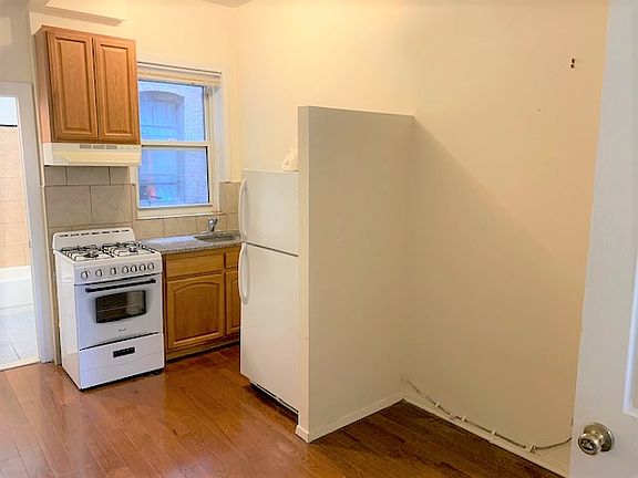 5th image of 33 Kingsland Ave #1B