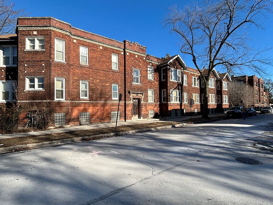1st image of 3930 W Wellington Ave #2