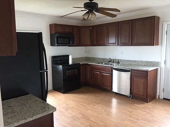 3rd image of 1142 Poquoson Ave