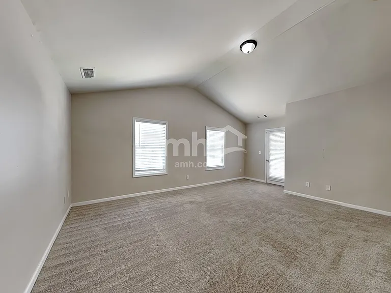 5203 Catrina Way — Photo 10