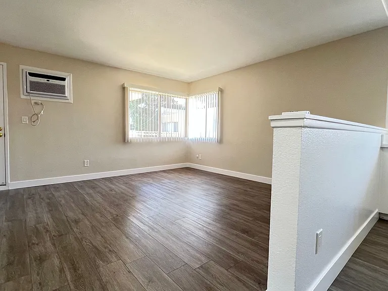 9600 Reseda Blvd — Photo 5