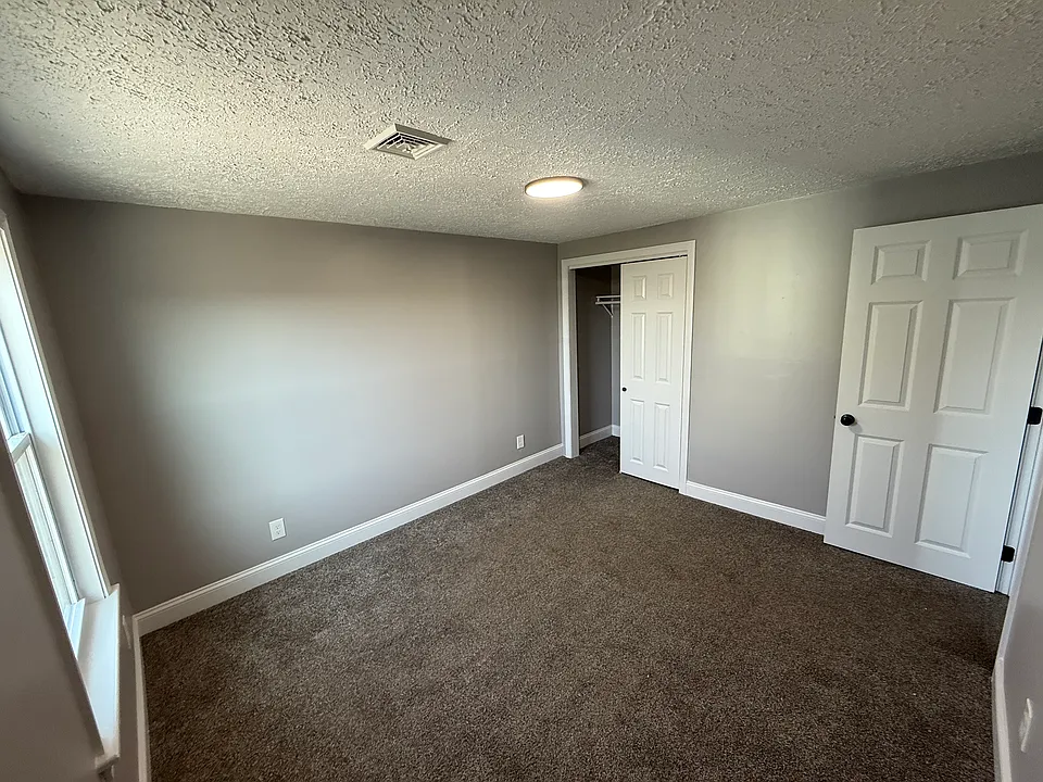 705 Rodman St #2M