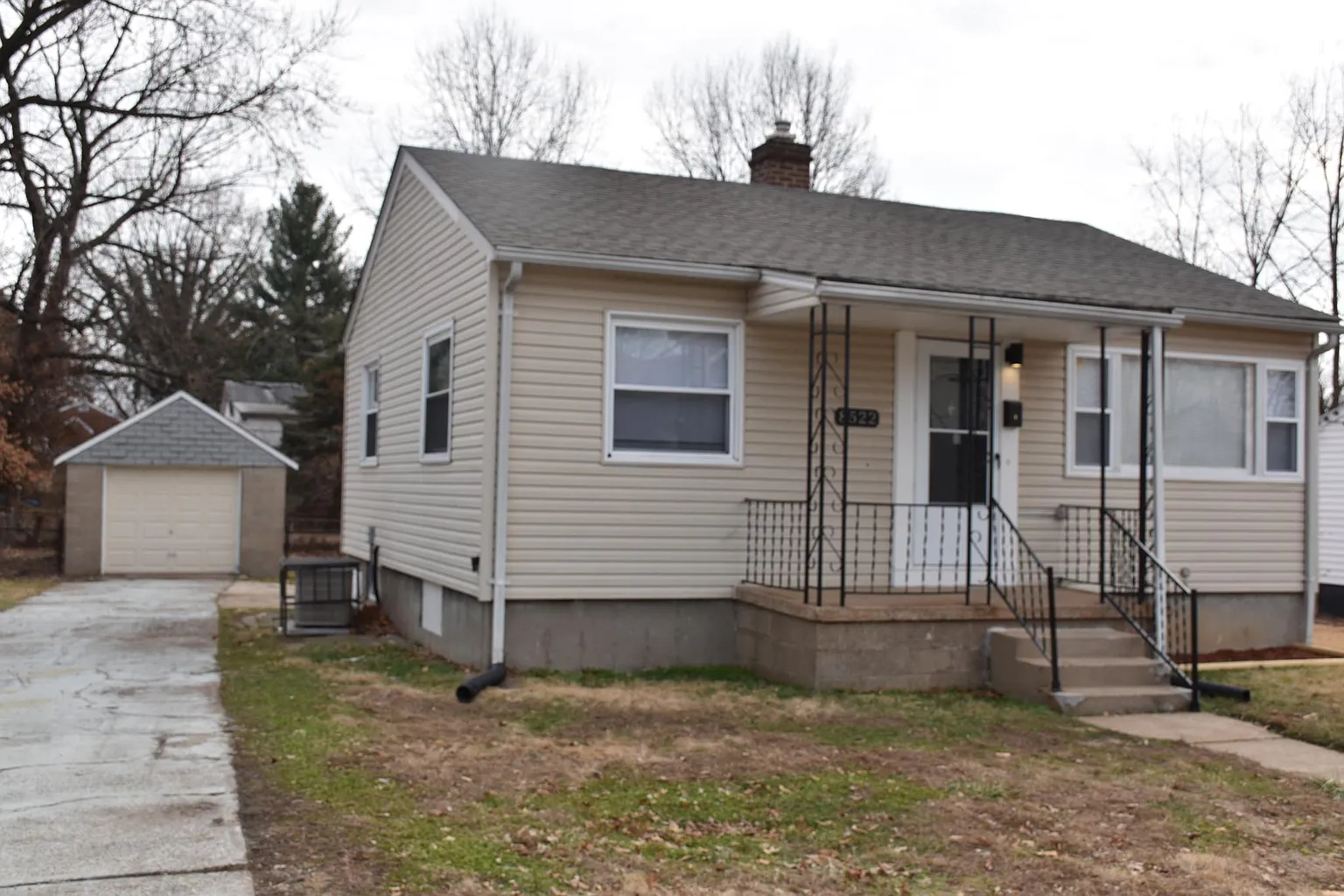 8522 Dianthus Ln photo 1