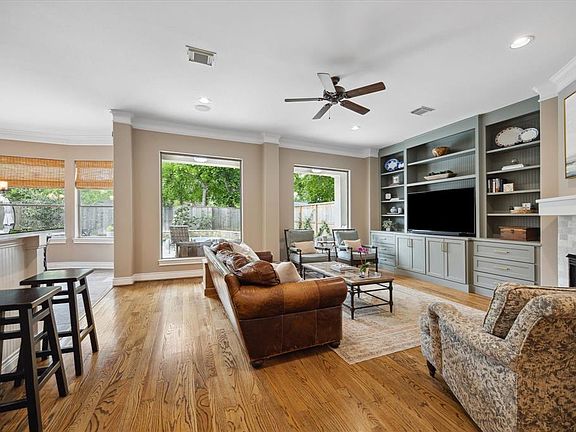 5th image of 4609 Cedar Oaks Ln