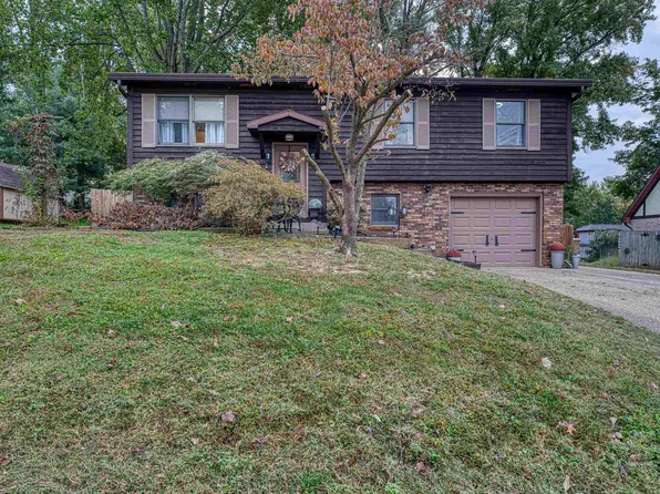 5666 Saint Catherine Ct, Newburgh, IN 47630