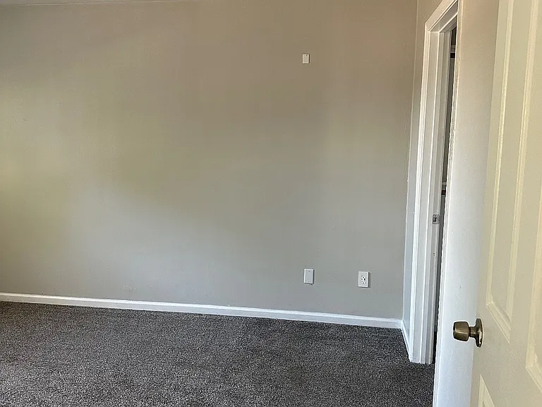 827 Mission Ave — Photo 29