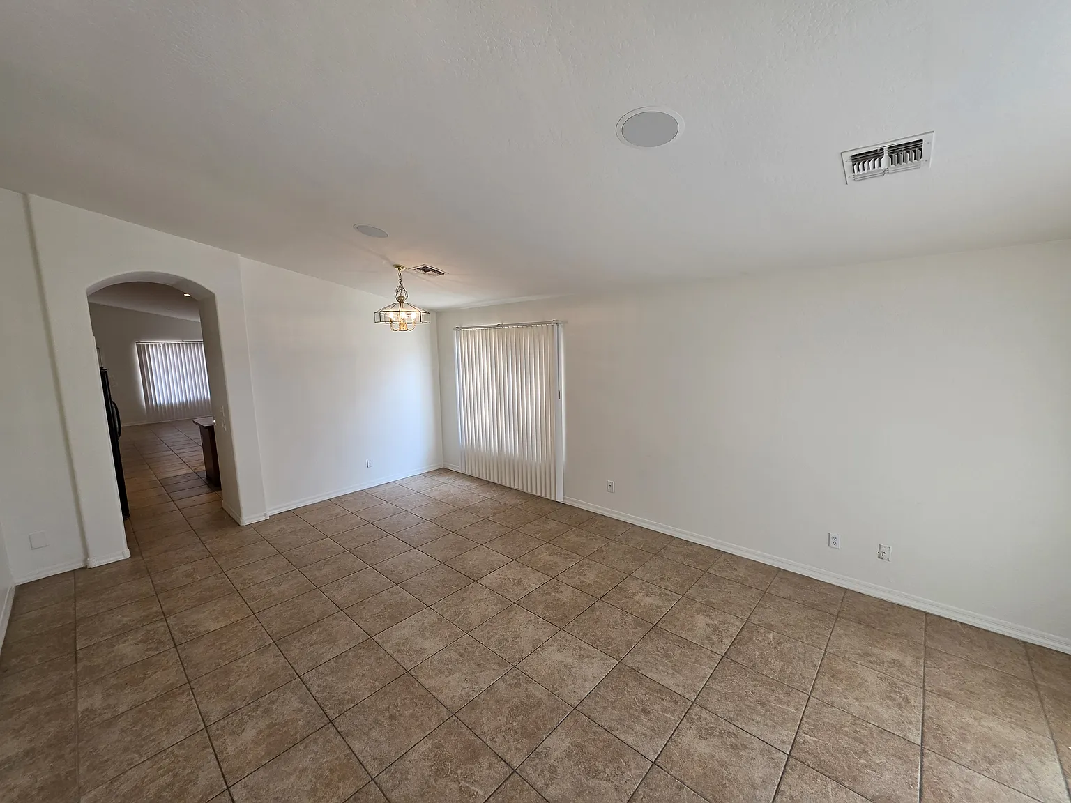 4 bed, 1770 sqft, $1,950 — Photo 3