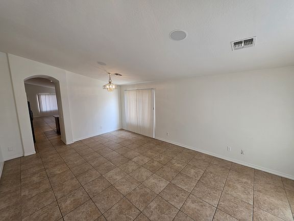 3rd image of 5532 W Southgate Ave