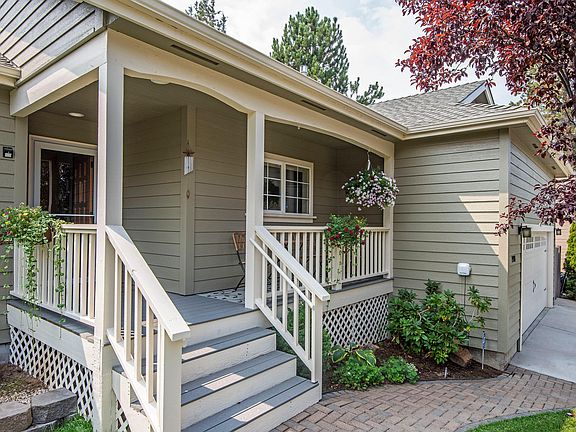 2nd image of 1901 SE Autumnwood Ct