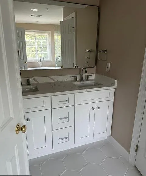 1811 Fallbrook Ln — Photo 23