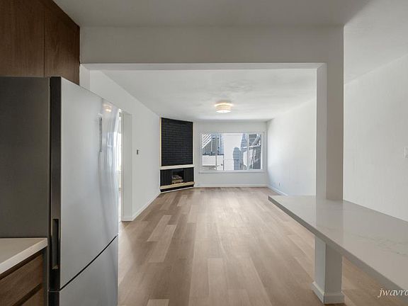 3rd image of 284 12th Ave #3A