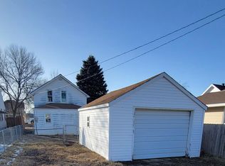 216 3rd St SE, Barnesville, MN 56514