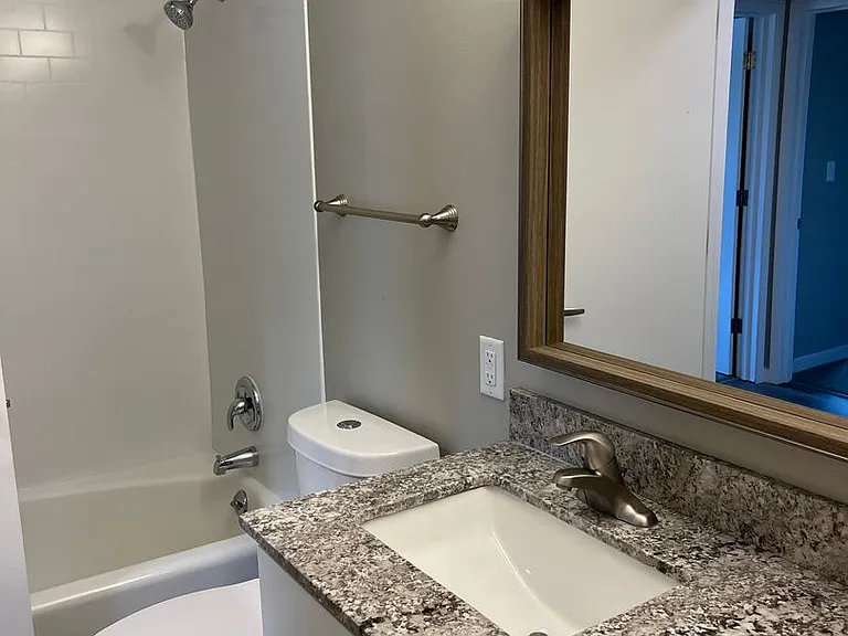 Lydia Rose Apartments — Photo 43