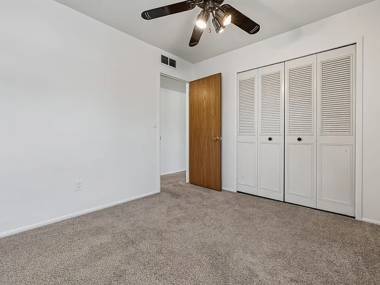 26070 N Lake Dr — Photo 21